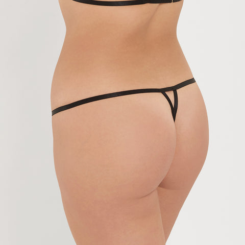 Nadia Thong Black
